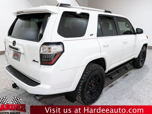 Used 2022 Toyota 4Runner SR5 Premium w/ Moonroof Package RWD image 5