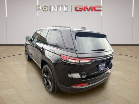 Used 2022 Jeep Grand Cherokee Altitude image 8