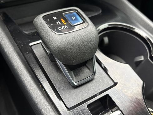 Certified 2022 Nissan Rogue SV image 25