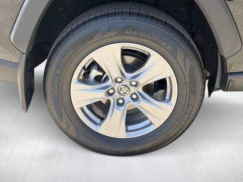 Certified 2024 Toyota RAV4 XLE w/ Convenience Package FWD image 15