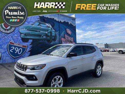 Used 2024 Jeep Compass Latitude AWD/4WD image 1