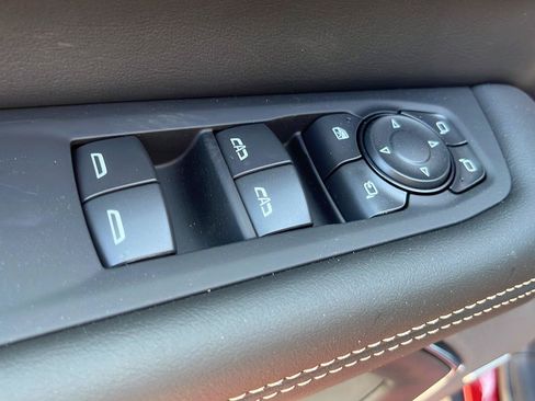 New 2026 GMC Yukon Elevation w/ Elevation Premium Package AWD/4WD image 18