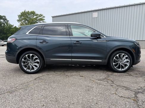 Used 2023 Lincoln Nautilus Reserve AWD/4WD image 6