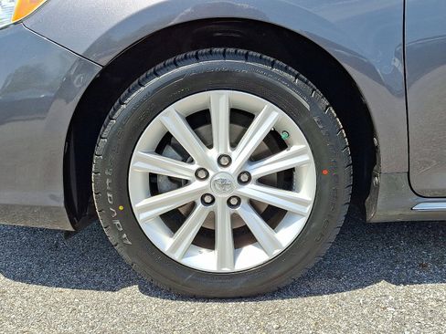 Used 2013 Toyota Camry XLE w/ Leather Pkg FWD image 9