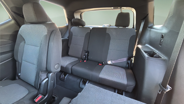 Used 2023 Chevrolet Traverse LT FWD image 33