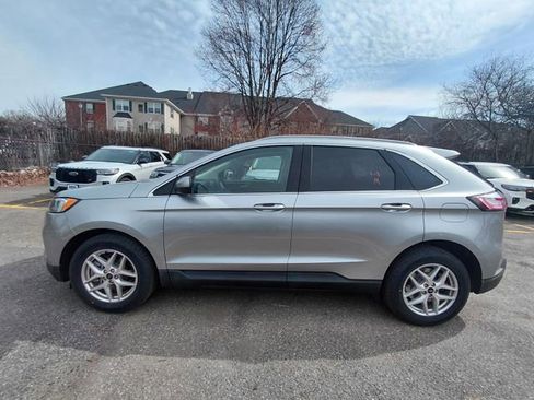 Used 2023 Ford Edge SEL w/ Convenience Package image 3