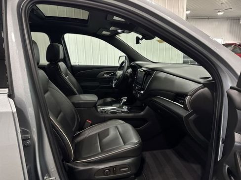 Used 2023 Chevrolet Traverse Premier AWD/4WD image 27