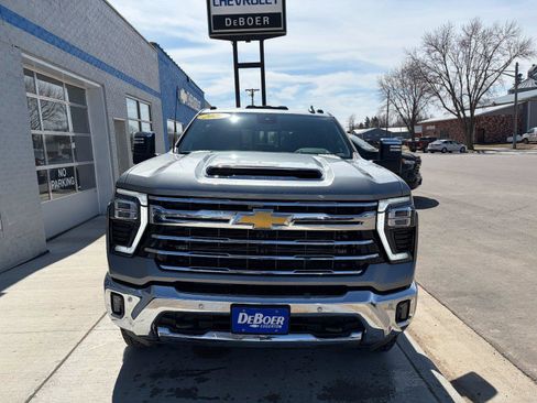 Used 2026 Chevrolet Silverado 3500 LTZ AWD/4WD image 7