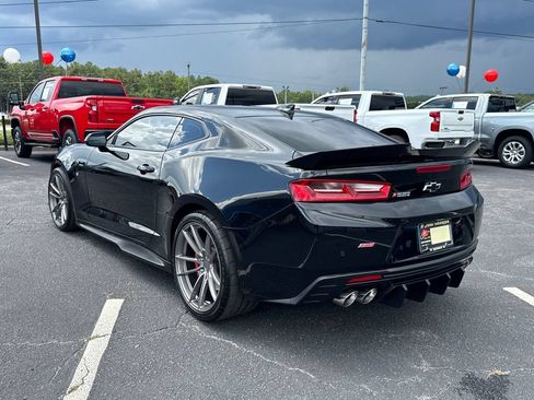 Used 2018 Chevrolet Camaro SS w/ LPO, Ground Effects Package RWD image 8