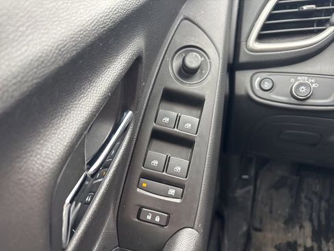 Used 2019 Chevrolet Trax LT w/ LT Convenience Package image 13