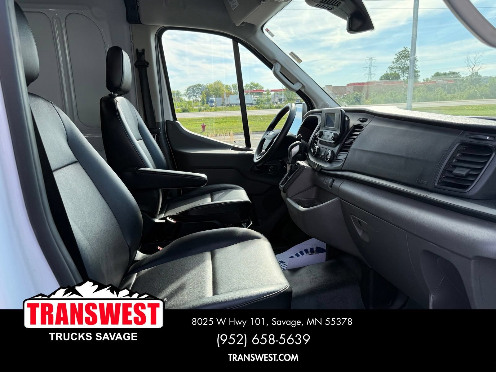 Used 2025 Ford Transit 250 148 Medium Roof RWD image 7