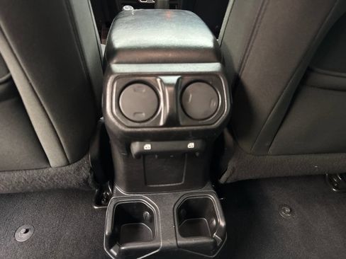Used 2019 Jeep Wrangler Unlimited Sport S AWD/4WD image 69