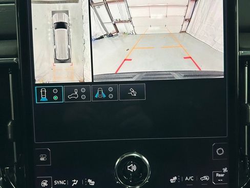 Used 2025 GMC Yukon XL Denali w/ Sun & Power Step Package image 33