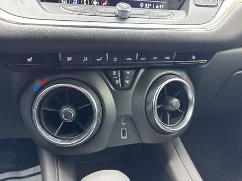 Used 2022 Chevrolet Blazer LT image 13