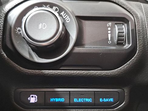 Used 2023 Jeep Wrangler Unlimited Sahara w/ Cold Weather Group image 20