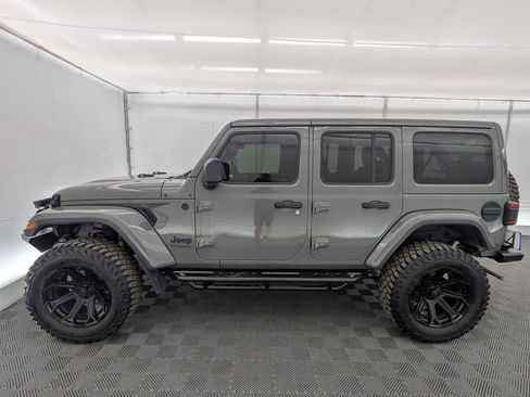 Used 2020 Jeep Wrangler Unlimited Sahara AWD/4WD image 3