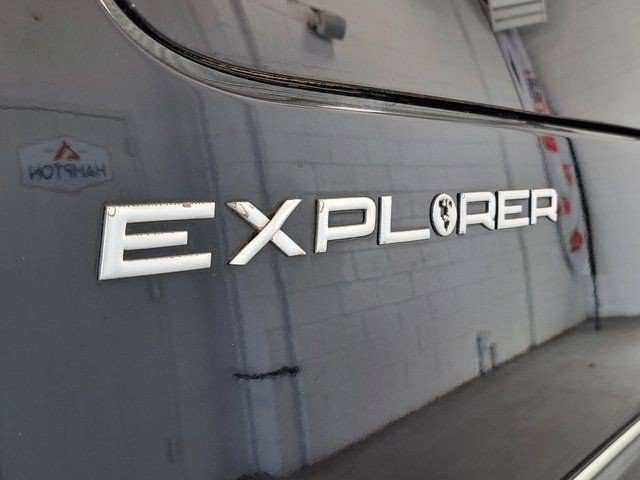 Used 2015 Chevrolet Express 2500 RWD image 29