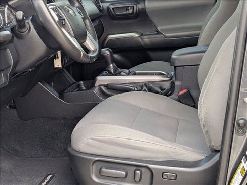 Used 2020 Toyota Tacoma SR5 w/ Technology Package image 15