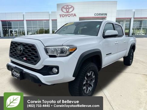 Used 2020 Toyota Tacoma TRD Off-Road w/ Blackout Package AWD/4WD image 7