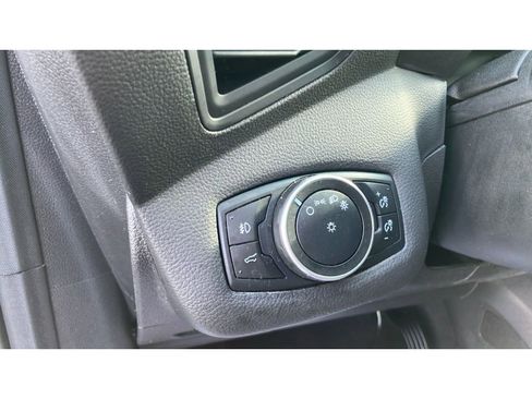 Certified 2017 Ford Escape SE w/ Equipment Group 201A image 17