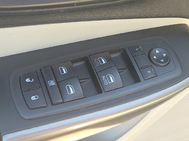 Used 2020 Jeep Cherokee Limited AWD/4WD image 25