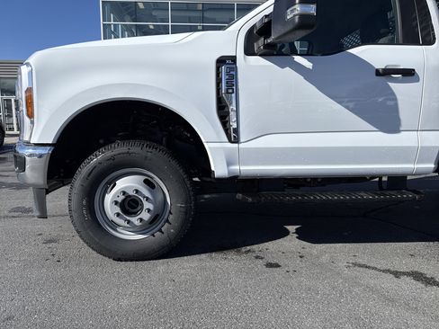 New 2025 Ford F350 XL w/ XL Chrome Package image 10