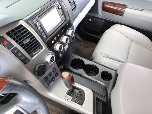 Used 2016 Toyota Sequoia Platinum RWD image 42
