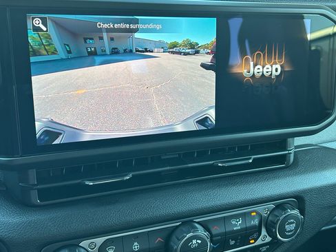 New 2025 Jeep Gladiator Willys image 13