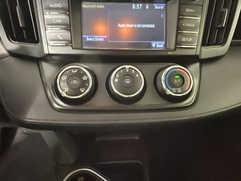 Used 2017 Toyota RAV4 LE AWD/4WD image 21