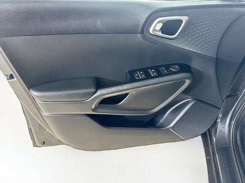 Used 2021 Kia Soul EX FWD image 11