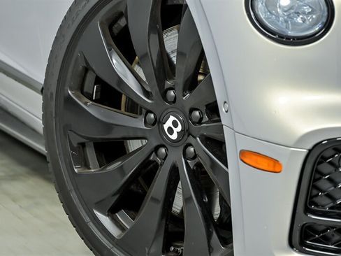 Used 2022 Bentley Flying Spur V8 AWD/4WD image 4