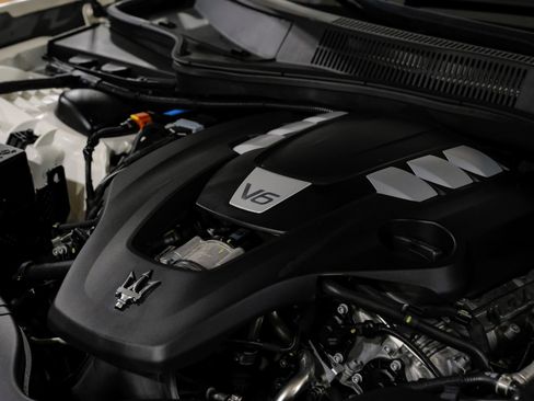Used 2023 Maserati Ghibli GT RWD image 53