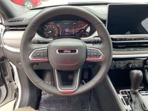 Used 2025 Jeep Compass Limited AWD/4WD image 5