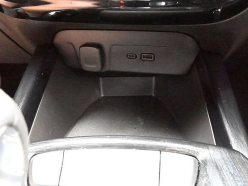 Used 2024 Chevrolet Trax LT w/ LT Convenience Package FWD image 38
