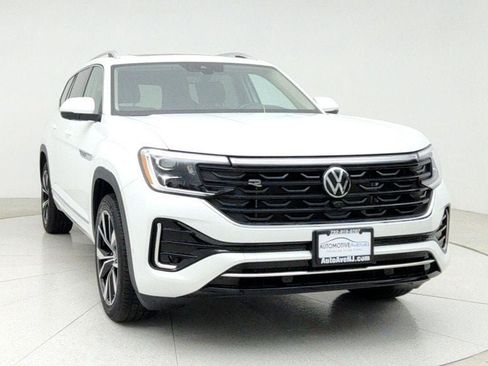 Used 2025 Volkswagen Atlas SEL Premium R-Line image 2