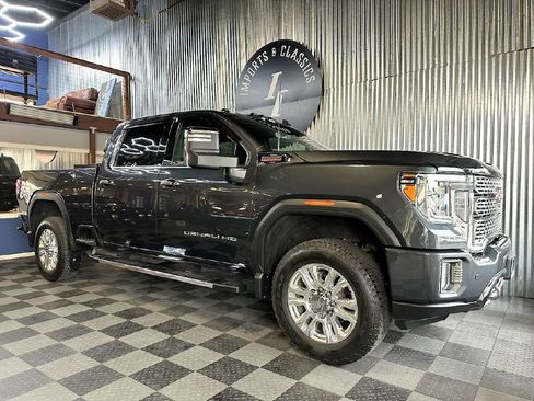 Used 2021 GMC Sierra 3500 Denali w/ Denali Ultimate Package image 2