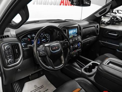 Used 2021 GMC Sierra 1500 AT4 w/ AT4 Preferred Package AWD/4WD image 3