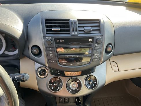 Used 2011 Toyota RAV4 Limited w/ Limited Extra Value Pkg AWD/4WD image 29