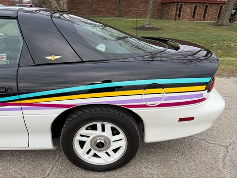 Used 1993 Chevrolet Camaro Z28 image 17