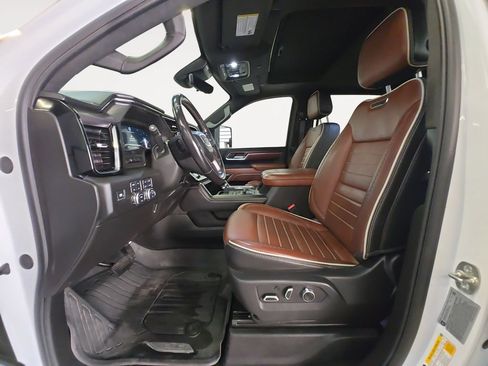 Used 2025 GMC Sierra 3500 Denali Ultimate AWD/4WD image 11