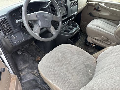 Used 2007 Chevrolet Express 1500 image 9