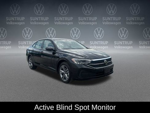 Used 2023 Volkswagen Jetta SE FWD image 9