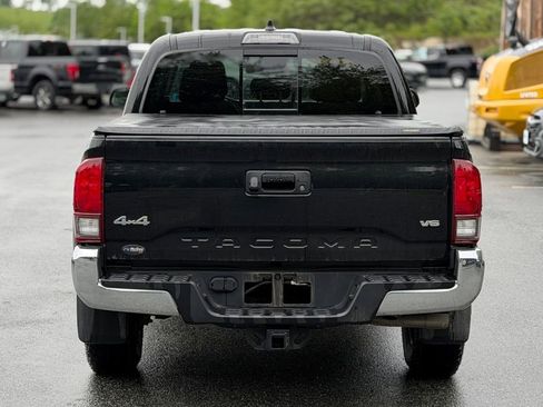 Certified 2023 Toyota Tacoma SR5 AWD/4WD image 4