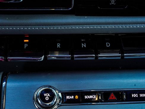 Used 2020 Lincoln Aviator Reserve w/ Equipment Group 201A image 24