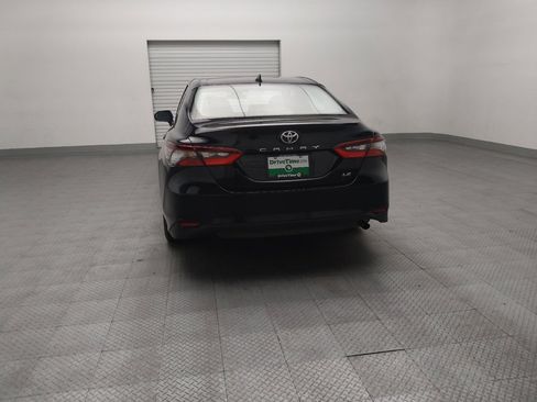 Used 2022 Toyota Camry LE image 6
