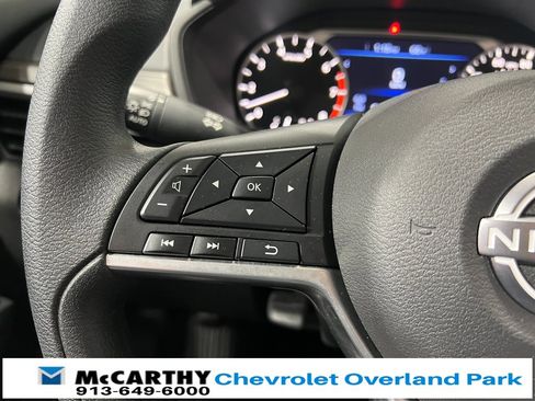 Used 2025 Nissan Altima 2.5 SV image 14