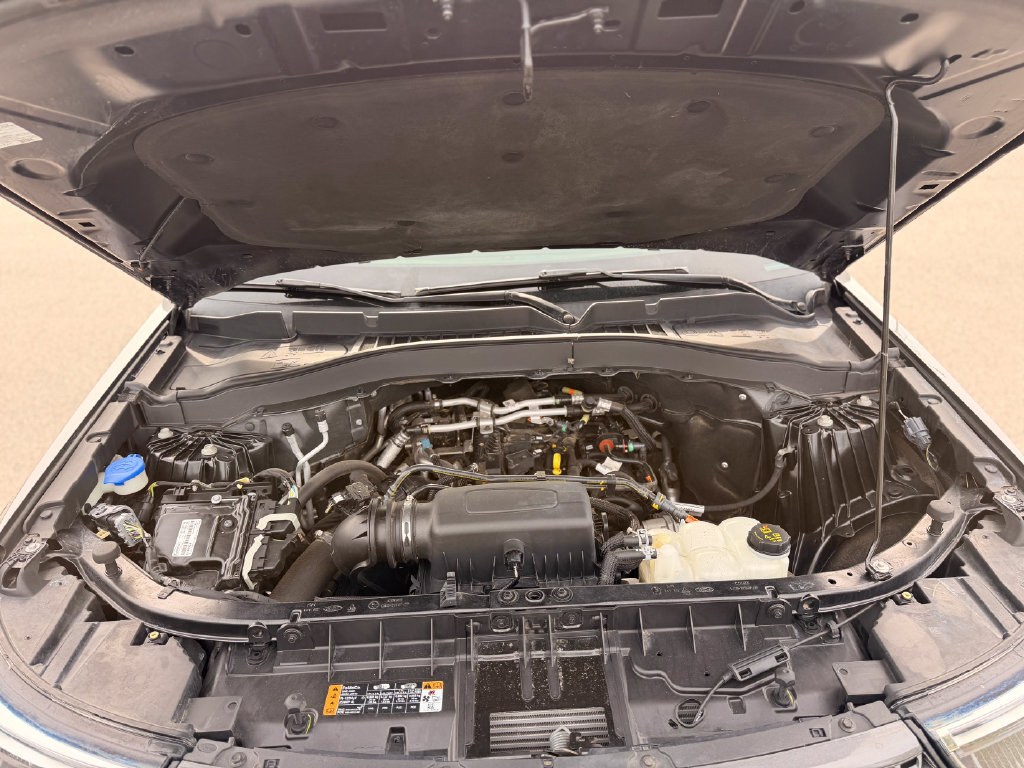 Used 2021 Ford Explorer XLT w/ Equipment Group 202A AWD/4WD image 28