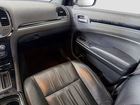 Used 2023 Chrysler 300 S image 27