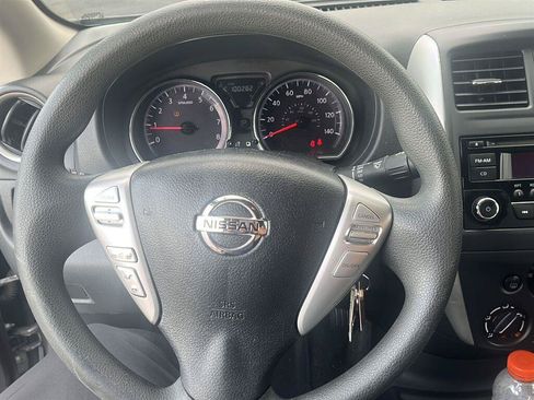 Used 2016 Nissan Versa FWD image 5
