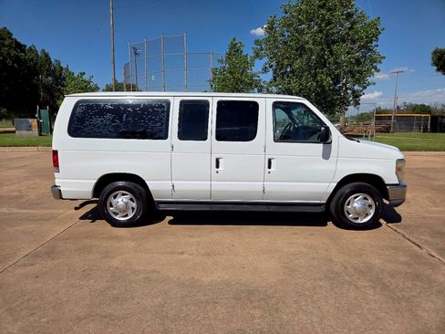 Used 2011 Ford E-150 and Econoline 150 Wagon RWD image 34